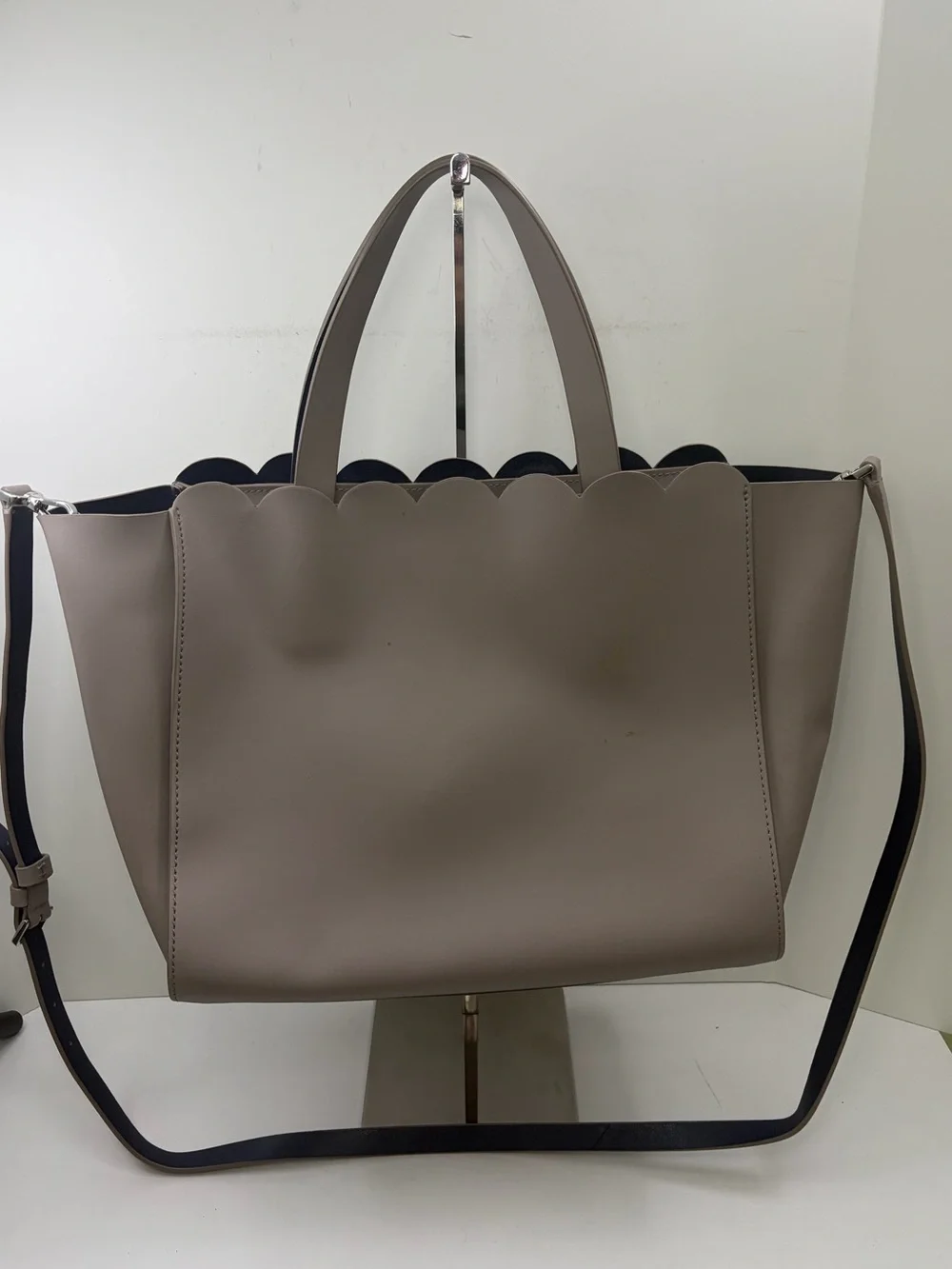Kate Spade Magnolia Street Mina Gray Crossbody Strap Scalloped Edge Bag